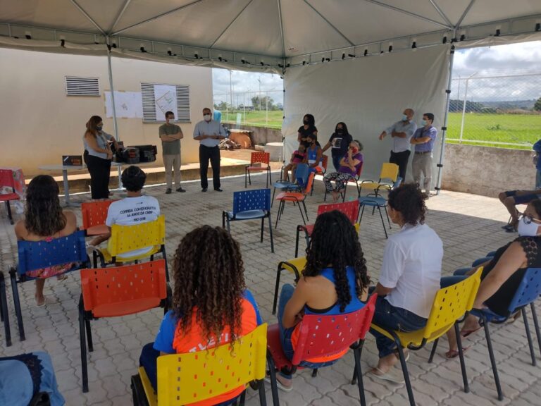 CNBB entrega espaço para reuniões e material esportivo para atletas do projeto “Correndo Atrás de um Sonho”