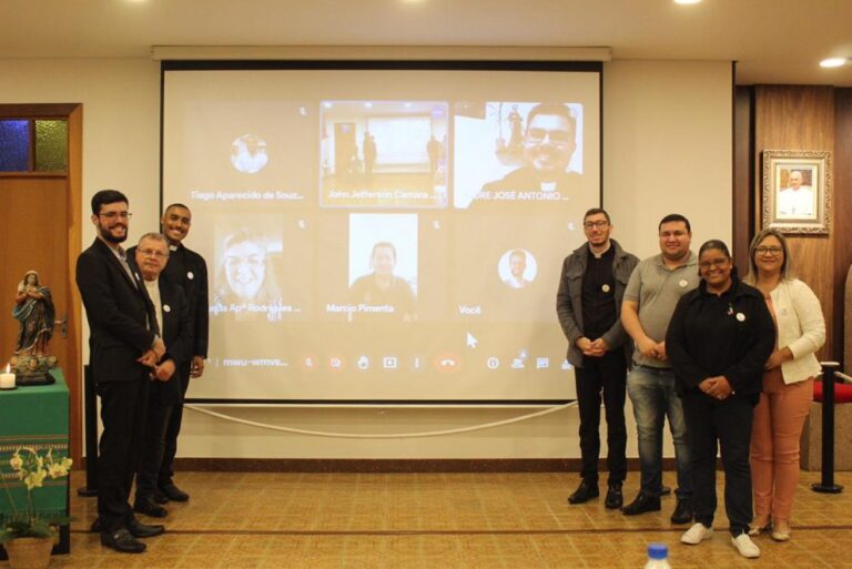 Pastoral da Comunicação do Regional se reúne com Bispo Referencial, Dom Sérgio Colombo