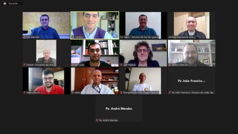 Representantes diocesanos do Sínodo dos Bispos se reúnem para aprofundamento e partilhas