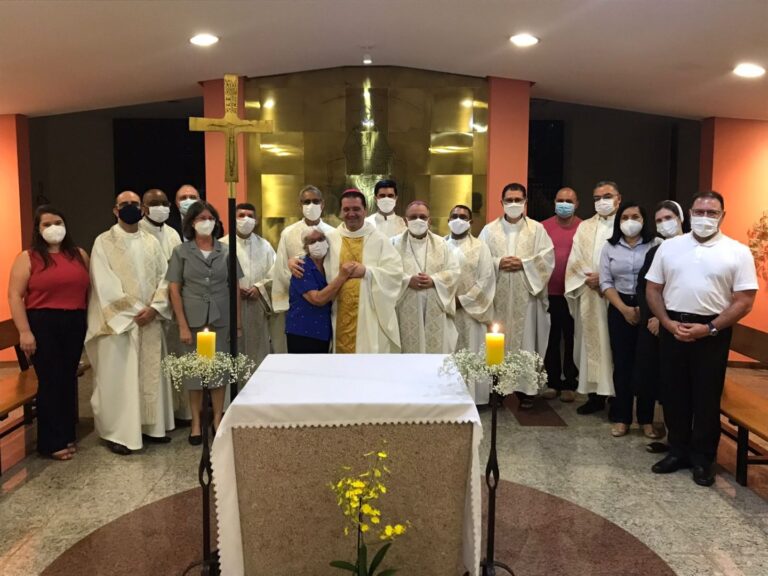 Missa homenageia monsenhor Dirceu de Oliveira Medeiros pela nomeação como bispo de Camaçari (BA)