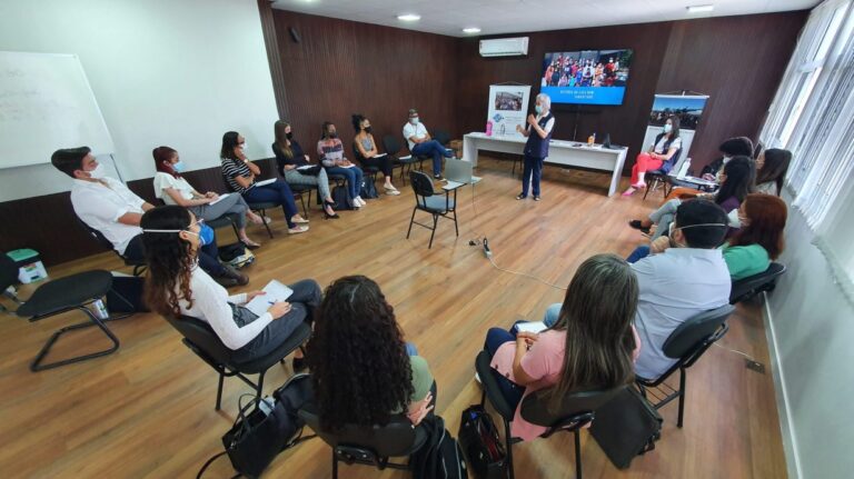 Casa Bom Samaritano realiza formação com grupo de voluntários