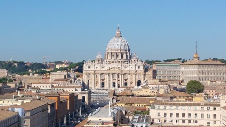 Um religioso, mesmo sem ser padre, poderá se tornar superior de um instituto religioso, conforme o Papa Francisco