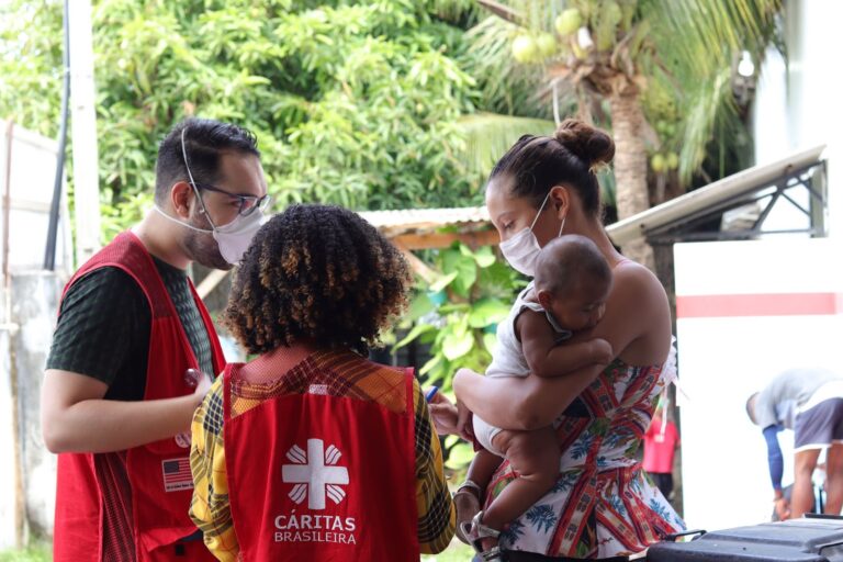 Cáritas lança podcast “Migre, y ahora?” com foco em responder às dúvidas de refugiados e migrantes venezuelanos no Brasil