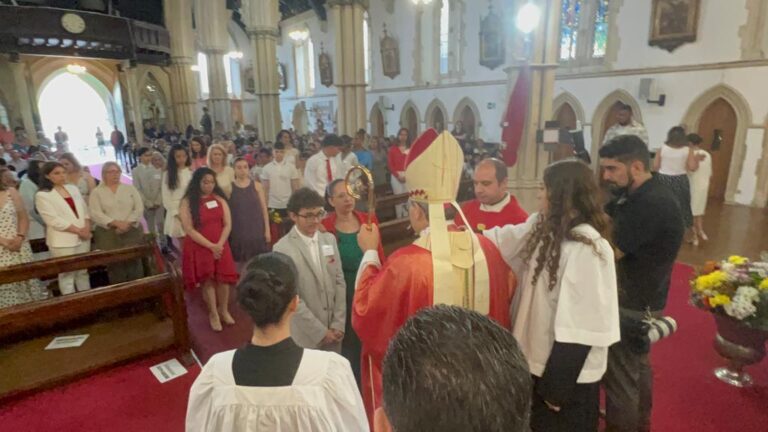 Bispo referencial da Pastoral dos Brasileiros no Exterior da CNBB visita Londres e Irlanda para encontrar com católicos brasileiros
