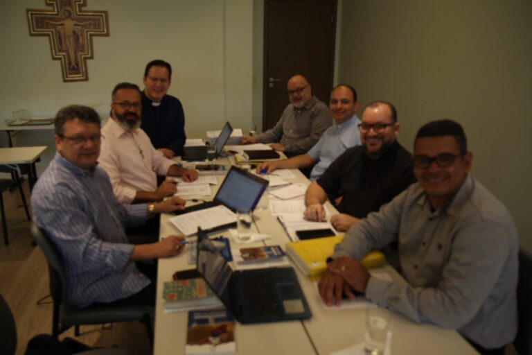 Comissão Nacional de Presbíteros (CNP) faz reunião de transição de gestão na sede da Conferência, em Brasília (DF)