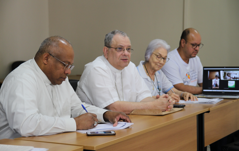 Dom Joel à Rede Clamor: “não podemos mais ser uma Igreja de especialistas”
