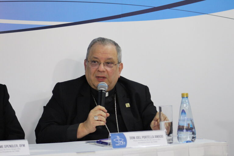“É bom estarmos juntos. Da nossa comunhão brota o nosso compromisso solidário na Igreja no Brasil”, afirmou o secretário-geral
