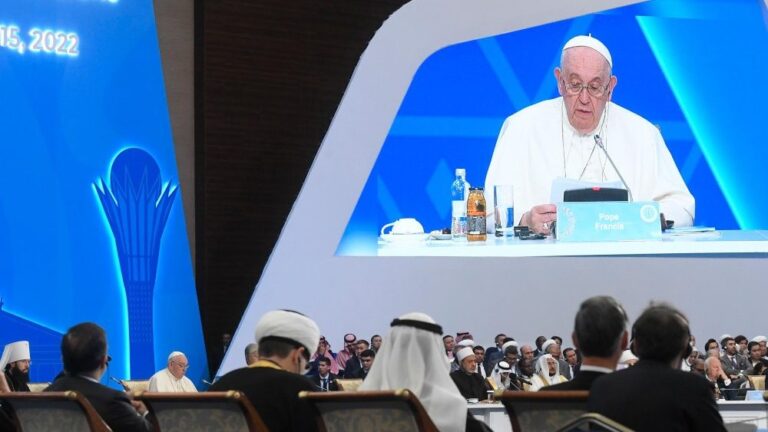 Papa Francisco no Cazaquistão: em nome de Deus e pela humanidade, não a armamentos, sim pela paz!