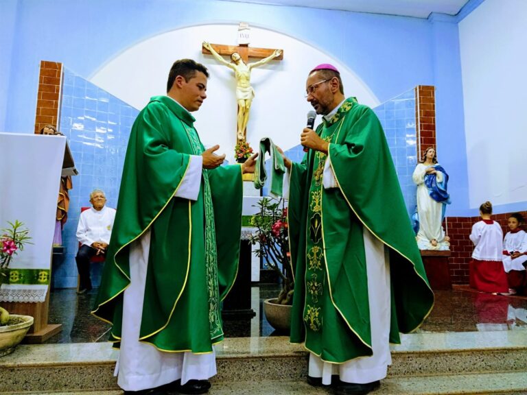 Santa Missa com Posse Canônica de Pe. Leir Oliveira na Paróquia Nossa Senhora da Conceição em Sítio Novo